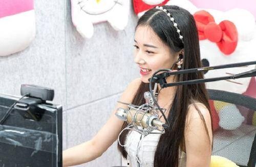 虎牙主播跳舞吃瓜视频,精彩瞬间引网友热议