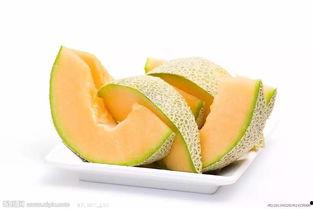 尧宝吃哈密瓜视频,尧宝畅享哈密瓜美味时光