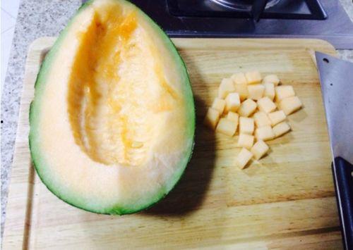 吃哈密瓜怎么切瓜子视频